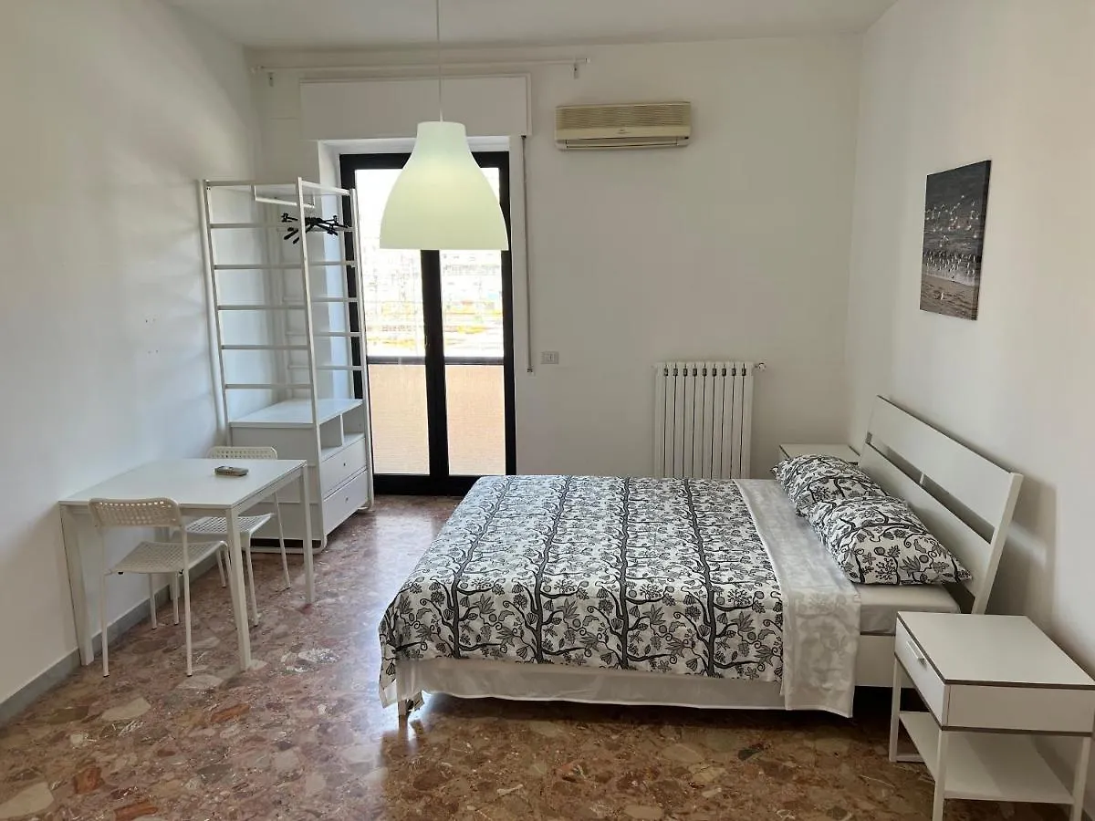 Capruzzi Holiday 240 Bari 0*,